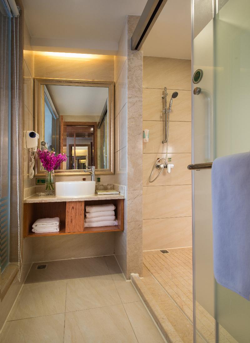 Vienna Hotel Guangzhou Bagian luar foto