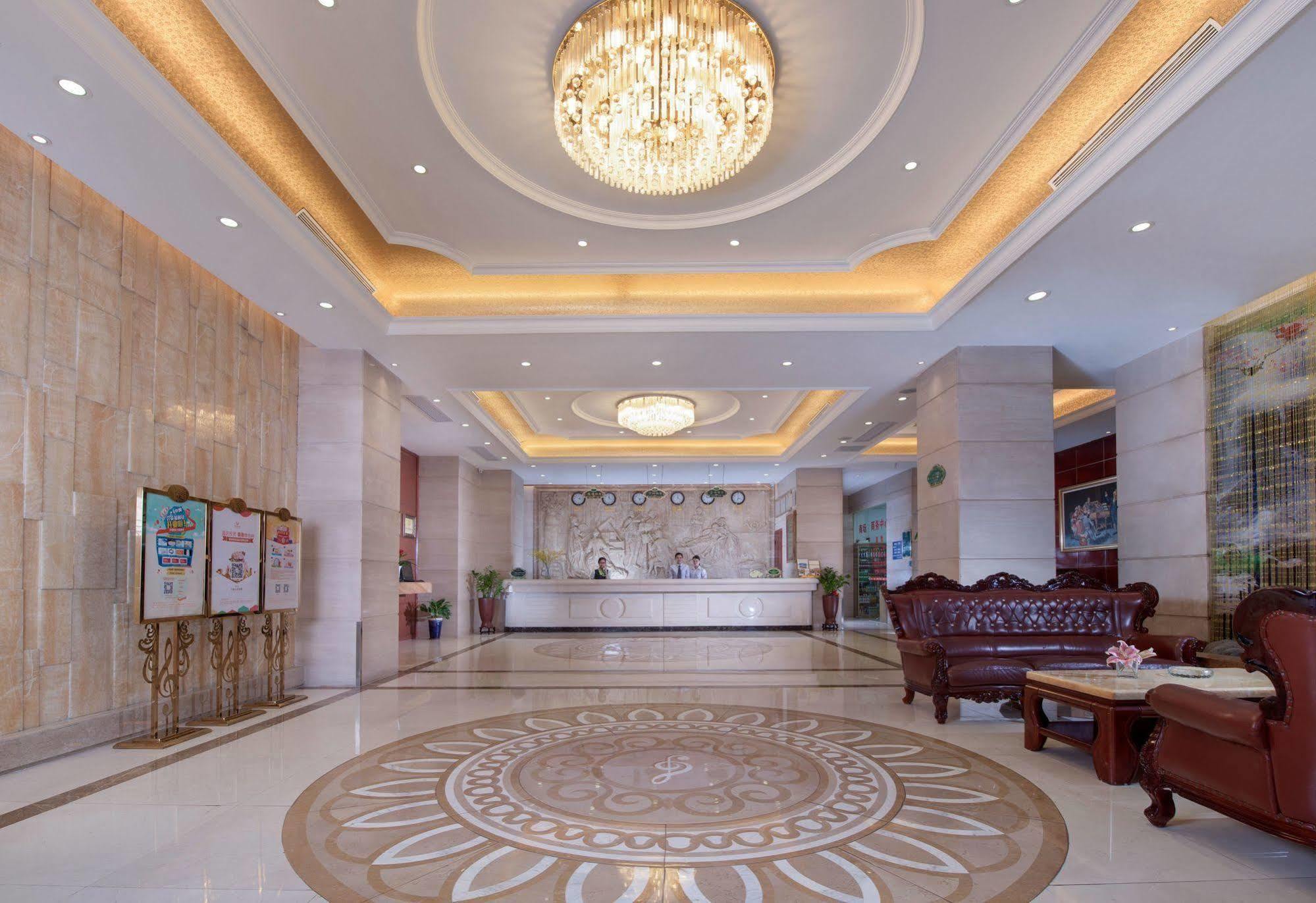 Vienna Hotel Guangzhou Bagian luar foto