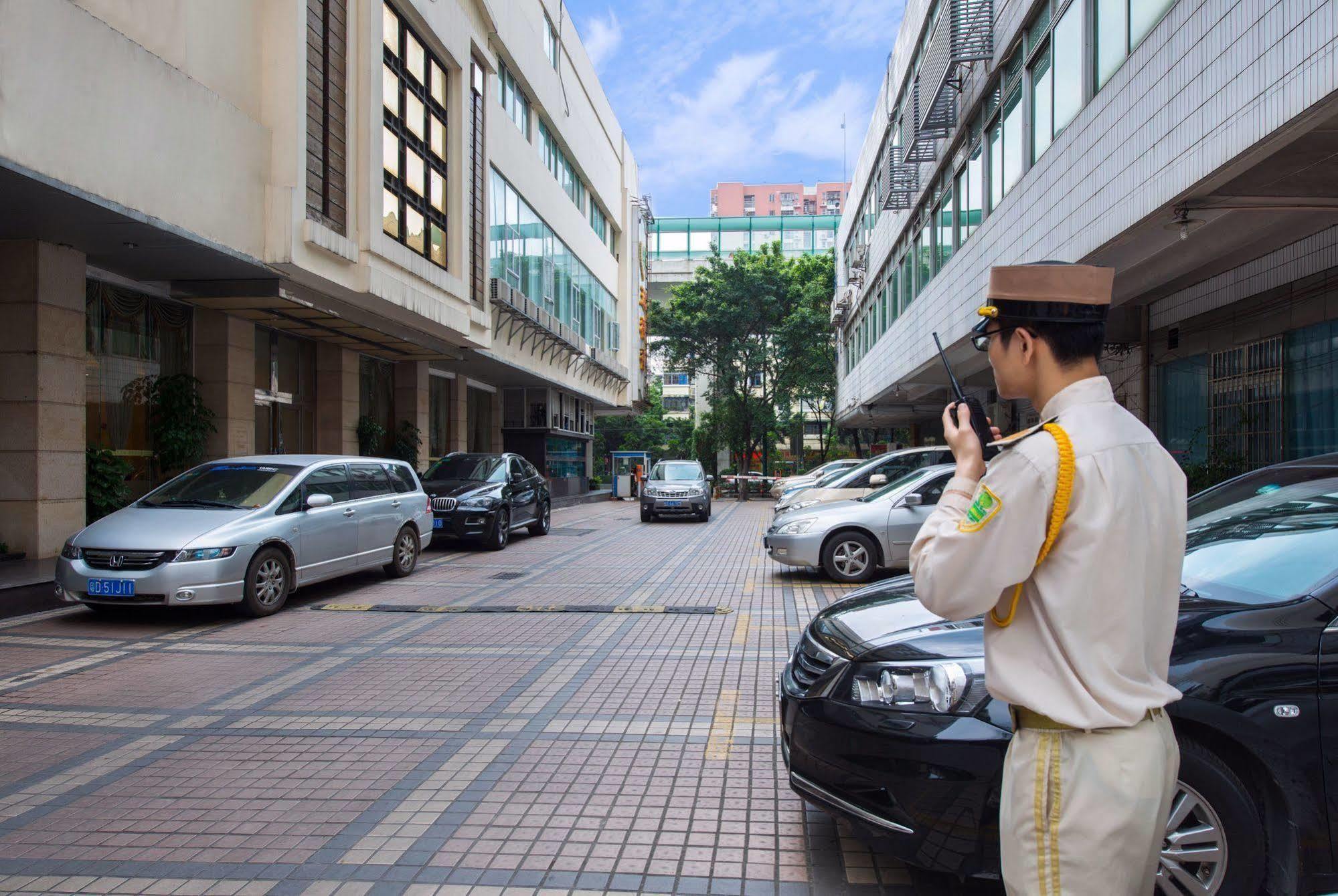 Vienna Hotel Guangzhou Bagian luar foto