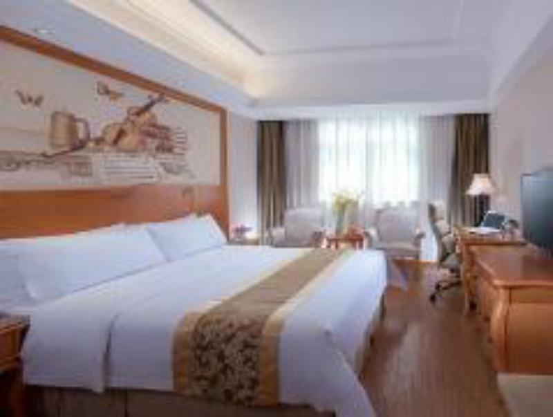 Vienna Hotel Guangzhou Bagian luar foto